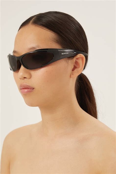 Reverse Xpander Rectangle Sunglasses in Black .